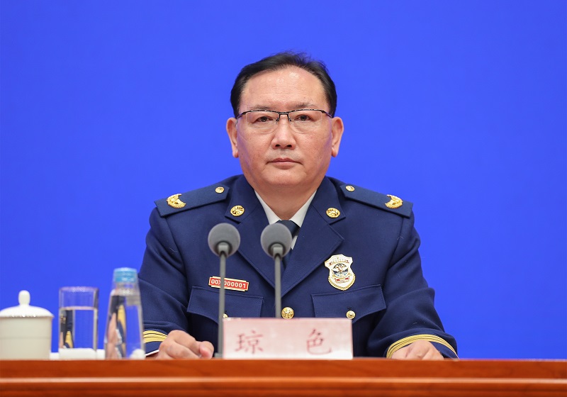 少女扣b视频应急部党组成员、消防救援局局长琼色出席新闻发布会